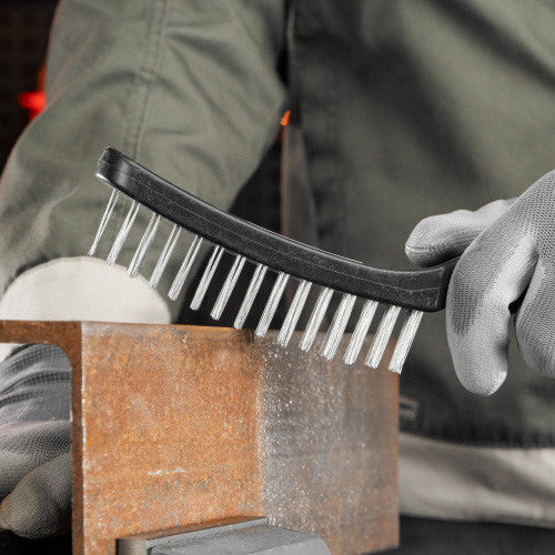 Щетка пятирядная металлическая с пластмассовой ручкой Sparta по ценам производителя в Санкт-Петербурге с доставкой по всей России