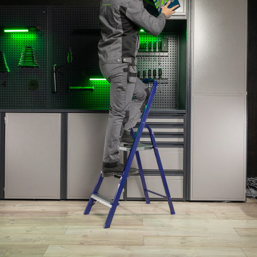 Стремянка, 3 ступени, стальная, Сибртех купить в Москве с доставкой по всей России | ProtosMarket.ru