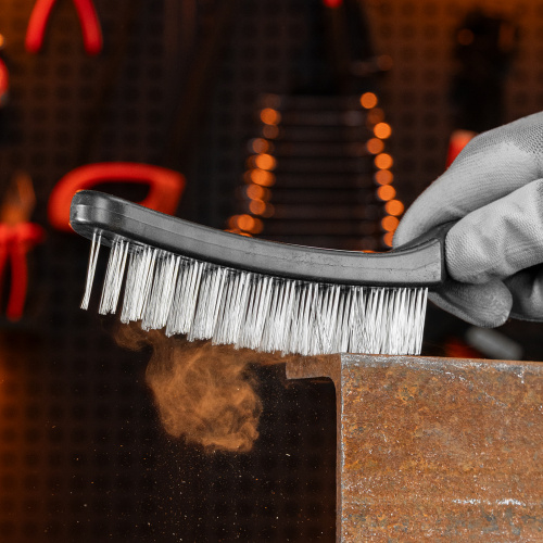 Щетка пятирядная металлическая с пластмассовой ручкой Sparta по ценам производителя в Санкт-Петербурге с доставкой по всей России