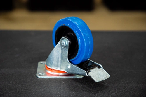 Колесо поворотное резина SRCLb 42 100 мм с тормозом (F) по ценам производителя в Санкт-Петербурге с доставкой по всей России