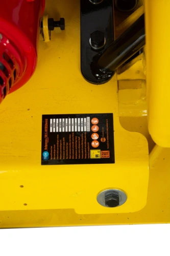 Виброплита 80 кг, 13,5кН (Honda) бак, коврик, колесный комплект TOR C-80T по ценам производителя в Санкт-Петербурге с доставкой по всей России