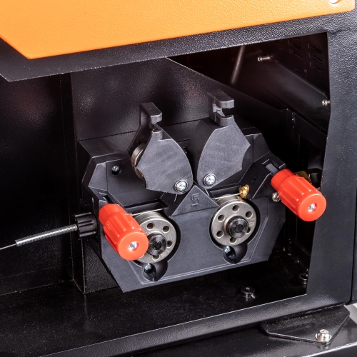 Аппарат для ручной лазерной сварки, резки и очистки FOXWELD LASER 1500-4-МТ AIR по ценам производителя в Санкт-Петербурге с доставкой по всей России