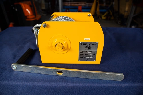 Лебедка ручная барабанная с тросом  500кг   40м с храповым механизмом TOR JHW по ценам производителя в Санкт-Петербурге с доставкой по всей России
