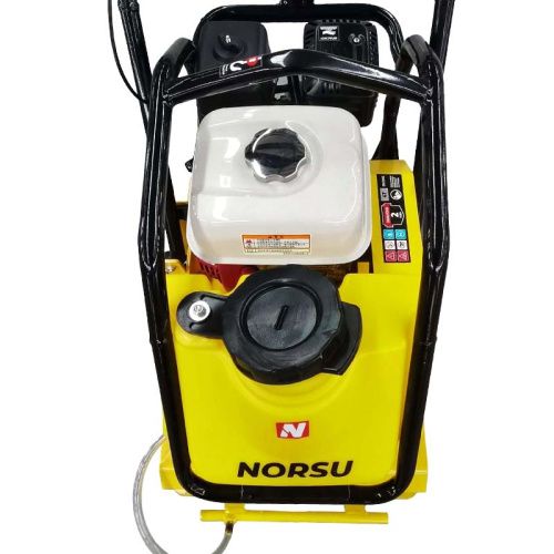 Виброплита бензиновая прямоходная NORSU RF-110TH (колесный комплект, бак для воды) купить в Москве с доставкой по всей России | ProtosMarket.ru