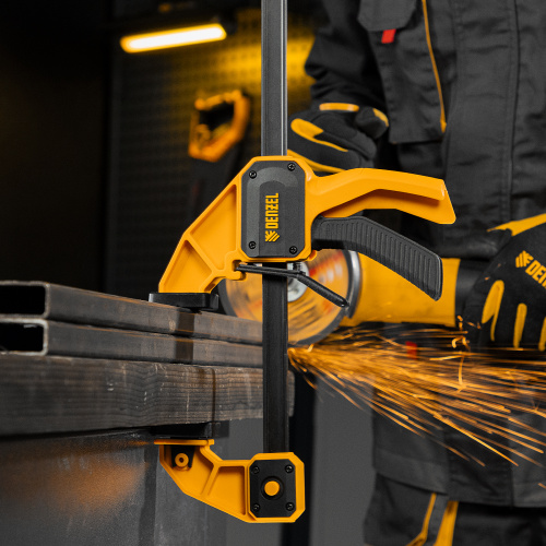 Струбцина F-образная, быстрозажимная, 450 х 80 мм, усиленный нейлоновый корпус Denzel по ценам производителя в Санкт-Петербурге с доставкой по всей России