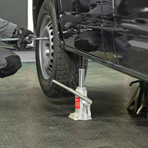 Домкрат гидравлический бутылочный, 5 т, h подъема 197-382 мм, в пластиковом кейсе Matrix по ценам производителя в Санкт-Петербурге с доставкой по всей России