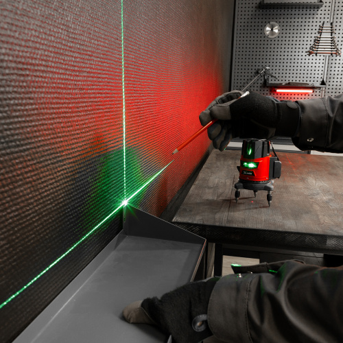 Лазерный уровень CRL-30G, 30 м, зеленый луч, акк. Li 2400 mah, резьба 5/8" MTX по ценам производителя в Санкт-Петербурге с доставкой по всей России