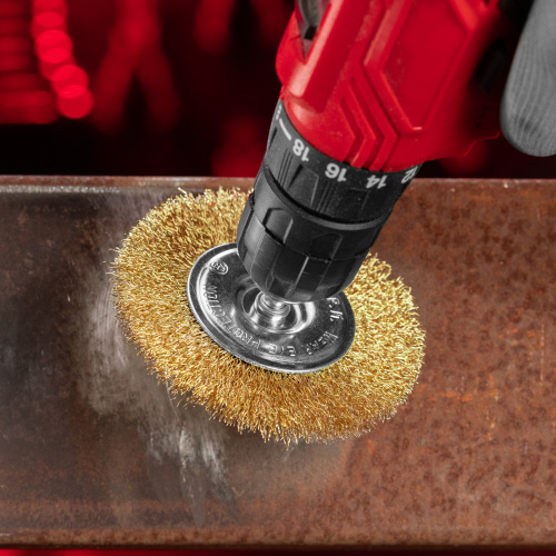 Щетка для дрели 100 мм, плоская со шпилькой, латунированная витая проволока Matrix по ценам производителя в Санкт-Петербурге с доставкой по всей России