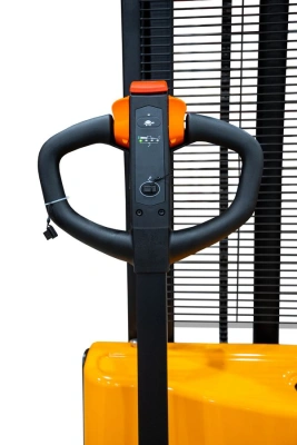 Штабелер самоходный 1,2 т 3,0 м TOR CQDA1230-EL 24/65 В/Ач (сопровождаемый) по ценам производителя в Санкт-Петербурге с доставкой по всей России