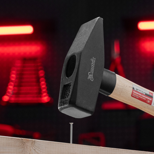 Молоток слесарный, 1500 г, квадратный боек, деревянная рукоятка Matrix купить в Москве с доставкой по всей России | ProtosMarket.ru