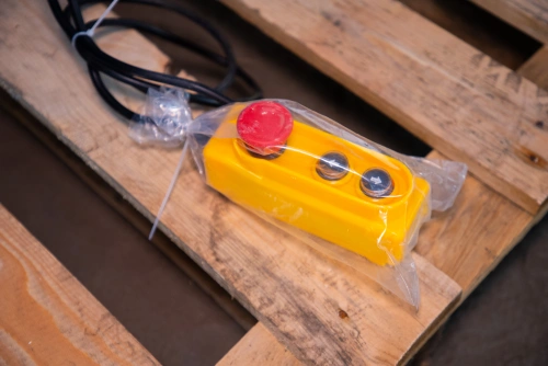 Лебедка электрическая 1000кг  70м с канатом 380В TOR KCD по ценам производителя в Санкт-Петербурге с доставкой по всей России