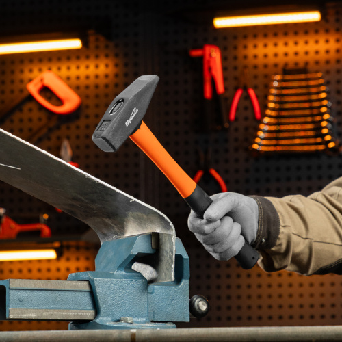 Молоток слесарный, 1000 г, фибергласовая обрезиненная рукоятка Sparta купить в Москве с доставкой по всей России | ProtosMarket.ru