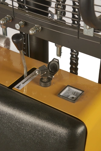 Штабелер гидравлический с электроподъемом 1,0 т 1,6 м TOR TSE1016 купить в Москве с доставкой по всей России | ProtosMarket.ru