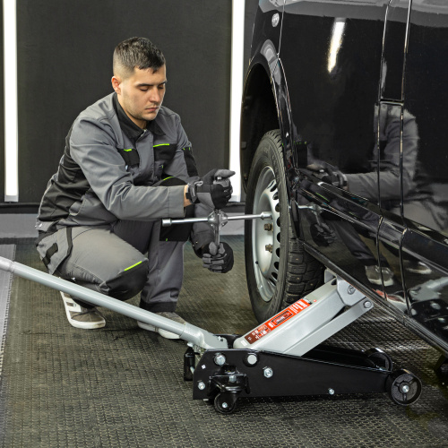 Домкрат гидравлический подкатной, 3 т, высота подъема 140-520 мм Matrix по ценам производителя в Санкт-Петербурге с доставкой по всей России