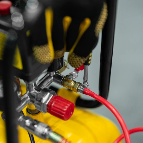 Компрессор воздушный BCW3000-T/100, ременный привод, 3.0 кВт, 100 литров, 520 л/мин Denzel по ценам производителя в Санкт-Петербурге с доставкой по всей России