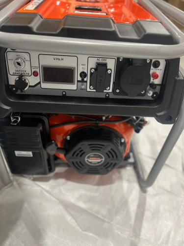 Генератор бензиновый 7,0 кВт 220В с АВР, электростартером и колесами TOR KM9500HA по ценам производителя в Санкт-Петербурге с доставкой по всей России