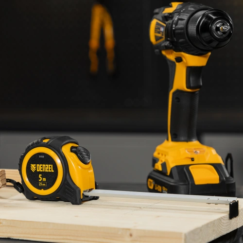 Рулетка 5м х 25мм, обрезиненный корпус, автоматическая фиксация Denzel купить в Москве с доставкой по всей России | ProtosMarket.ru