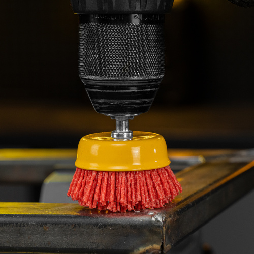 Щетка для дрели, 65 мм, Чашка, со шпилькой, нейлоновая щетина Denzel по ценам производителя в Санкт-Петербурге с доставкой по всей России