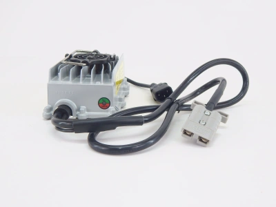 Зарядное устройство для штабелёров DYC/PEMS 12V/15A (Charger) по ценам производителя в Санкт-Петербурге с доставкой по всей России