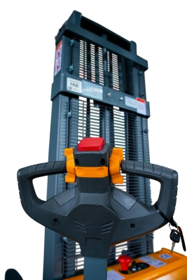 Штабелер самоходный 1,5 т 2,5 м XILIN CDD15R-EN 24/105 В/Ач с раздвижными вилами по ценам производителя в Санкт-Петербурге с доставкой по всей России