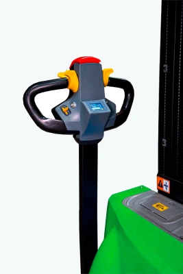 Штабелер самоходный 1,5 т 4,0 м TOR WS15H-4000SC PRO Li-ion 24/60 В/Ач контр. скорости подъема по ценам производителя в Санкт-Петербурге с доставкой по всей России