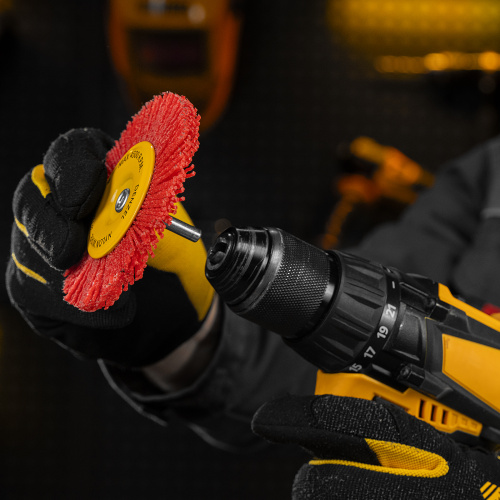 Щетка для дрели, 100 мм, Плоская, со шпилькой, нейлоновая щетина Denzel по ценам производителя в Санкт-Петербурге с доставкой по всей России