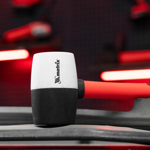 Киянка резиновая, 450 г, черно-белая резина, фибергласовая рукоятка Matrix купить в Москве с доставкой по всей России | ProtosMarket.ru