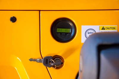 Штабелер самоходный 1,5 т 5,6 м XILIN CDDK15-III 24/200 В/Ач (с платформой) по ценам производителя в Санкт-Петербурге с доставкой по всей России