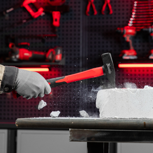 Молоток слесарный optimal, 800 г, фибергласовая обрезиненная рукоятка, квадратный боек Matrix купить в Москве с доставкой по всей России | ProtosMarket.ru