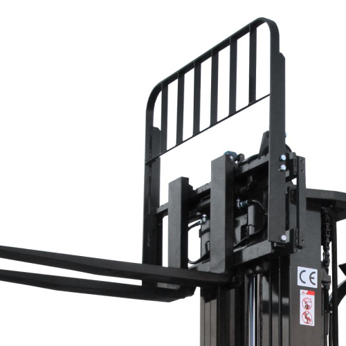 Электрический погрузчик YETT CPD25-A3LIH4-M-M300-3W по ценам производителя в Санкт-Петербурге с доставкой по всей России