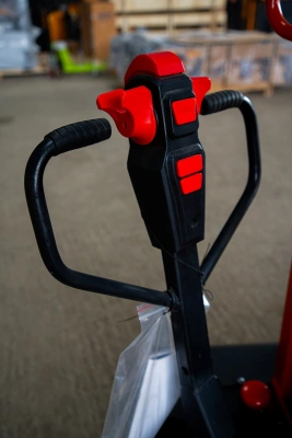 Штабелер самоподъемный 0,5 т 1,5 м TOR CDD05B самоходный по ценам производителя в Санкт-Петербурге с доставкой по всей России