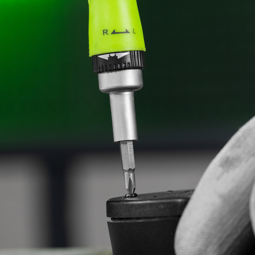 Отвертка реверсивная для точных работ с набором бит и торцевых головок, 32 предмета, CrV Сибртех купить в Москве с доставкой по всей России | ProtosMarket.ru