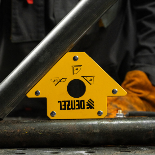 Фиксатор магнитный для сварочных работ, усилие 50 Lb Denzel по ценам производителя в Санкт-Петербурге с доставкой по всей России