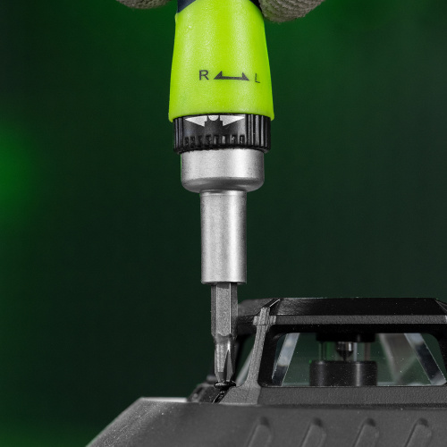 Отвертка реверсивная для точных работ с набором бит и торцевых головок, 32 предмета, CrV Сибртех купить в Москве с доставкой по всей России | ProtosMarket.ru