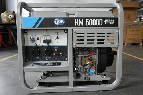 Генератор дизельный 5,0 кВт 220В с электростартером и колесами TOR KM5000D по ценам производителя в Санкт-Петербурге с доставкой по всей России