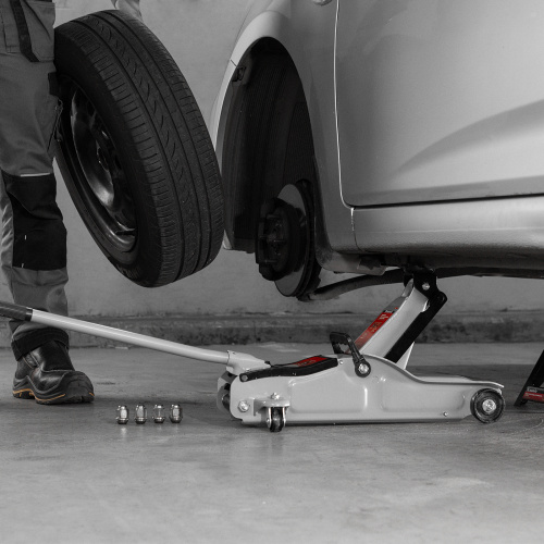 Домкрат гидравлический подкатной 2 т в пластиковом кейсе 85-330 мм. Low Profile Matrix по ценам производителя в Санкт-Петербурге с доставкой по всей России