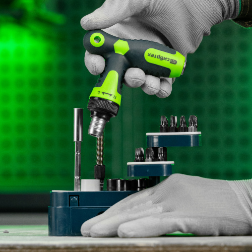 Отвертка Т-образная реверсивная с набором бит, торцевых головок, 33 предмета, CrV Сибртех по ценам производителя в Санкт-Петербурге с доставкой по всей России