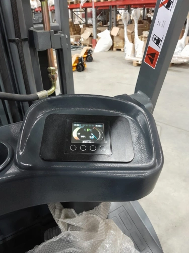 Погрузчик электрический четырехопорный TOR 2,0 т 4,5 м FB20R сайдшифт, своб. ход мачты по ценам производителя в Санкт-Петербурге с доставкой по всей России