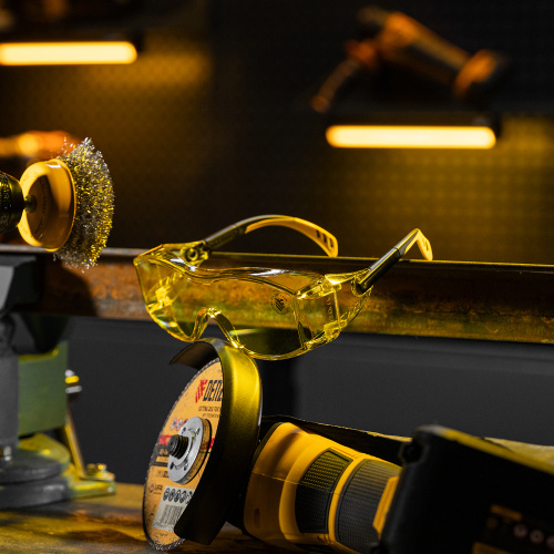 Очки защитные открытые, поликарбонатные, увеличенная желтая линза, регулируемые дужки Denzel купить в Москве с доставкой по всей России | ProtosMarket.ru