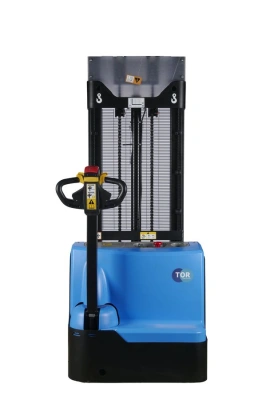 Штабелер самоходный 1,5 т 3,0 м TOR WS15H-3000SC PRO 24/85 В/Ач контр. скорости подъема по ценам производителя в Санкт-Петербурге с доставкой по всей России