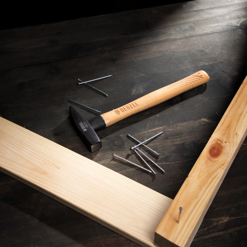 Молоток слесарный, 400 г, кованый квадратный боек, буковая рукоятка Denzel купить в Москве с доставкой по всей России | ProtosMarket.ru