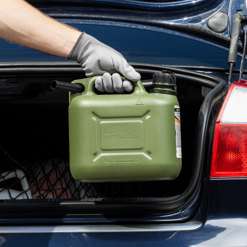 Канистра для ГСМ вертикальная 5 л, пластиковая, усиленная Stels купить в Москве с доставкой по всей России | ProtosMarket.ru