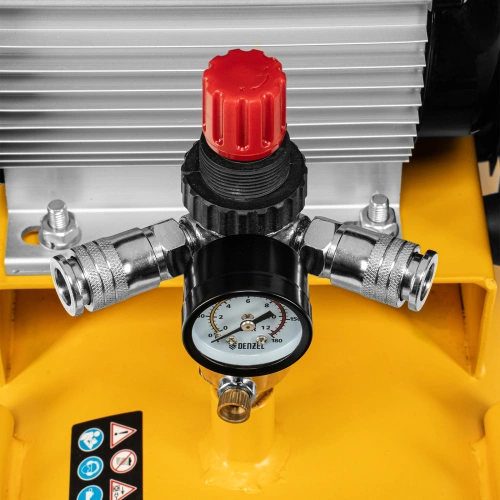 Компрессор воздушный рем. привод BCI 2200/100, 2,2 кВт, 100 литров, 420 л/мин Denzel по ценам производителя в Санкт-Петербурге с доставкой по всей России