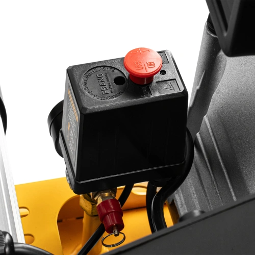 Компрессор воздушный рем. привод BCI 2200/100, 2,2 кВт, 100 литров, 420 л/мин Denzel по ценам производителя в Санкт-Петербурге с доставкой по всей России