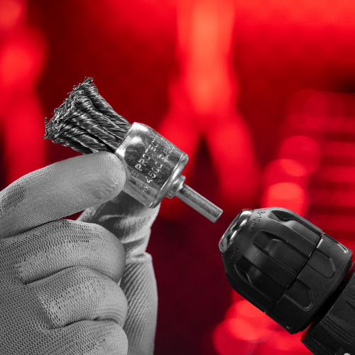 Щетка для дрели, 30 мм, "чашка" со шпилькой, крученая металлическая проволока Matrix по ценам производителя в Санкт-Петербурге с доставкой по всей России