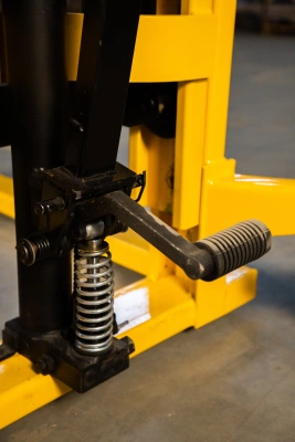 Штабелер-бочкокантователь гидравлический 0,5 т 2 м TOR WDS500-2000 по ценам производителя в Санкт-Петербурге с доставкой по всей России