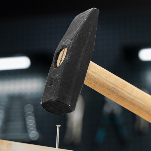 Молоток слесарный, 1000 г, квадратный боек, деревянная рукоятка купить в Москве с доставкой по всей России | ProtosMarket.ru