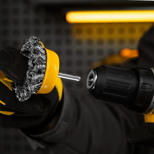 Щетка для дрели, 65 мм, Чашка, со шпилькой, нержавеющая крученая проволока Denzel по ценам производителя в Санкт-Петербурге с доставкой по всей России