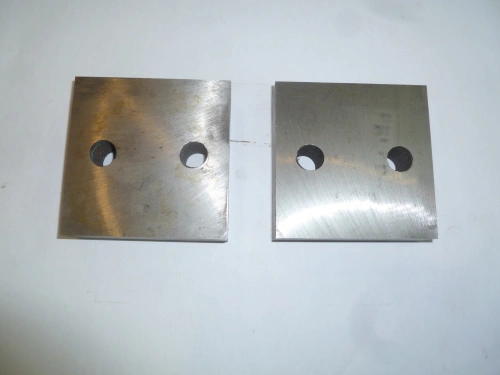 Нож для резчика арматуры ТСС GQ-50,A.N (к-т из 2-х деталей  с 2 отверстиями М16,90х90х26 мм) по ценам производителя в Санкт-Петербурге с доставкой по всей России