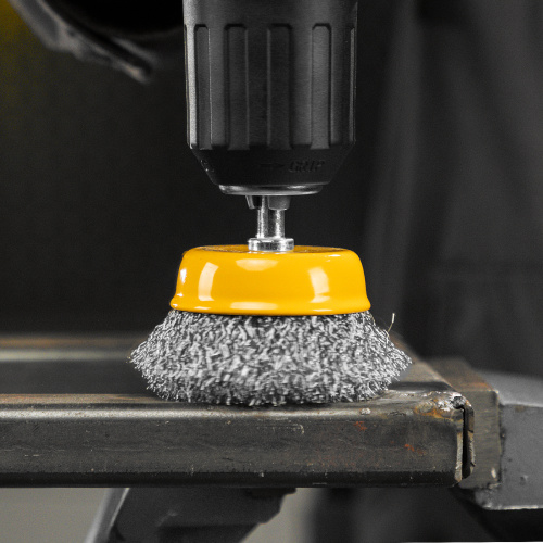 Щетка для дрели, 65 мм, Чашка, со шпилькой , нержавеющая витая проволока Denzel по ценам производителя в Санкт-Петербурге с доставкой по всей России